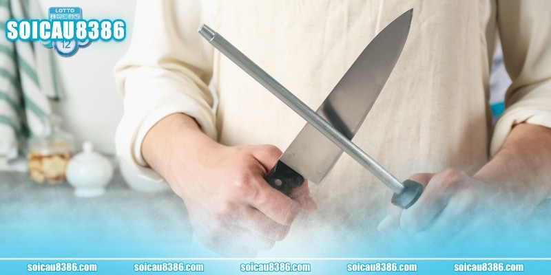 Hình ảnh cầm vật sắc thể hiện quyền kiểm soát và nên chọn 31,72